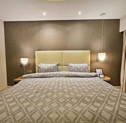1 Bedroom Apartment Paramount
