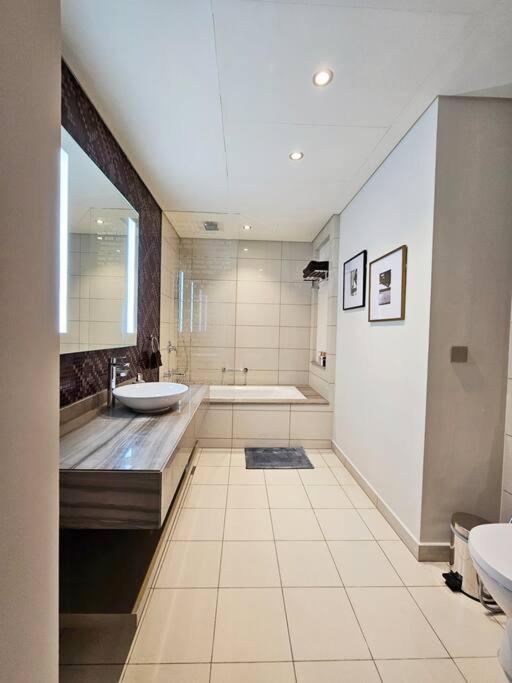 1 Bedroom Paramount Dubai