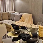 1 Bedroom Apartment Paramount